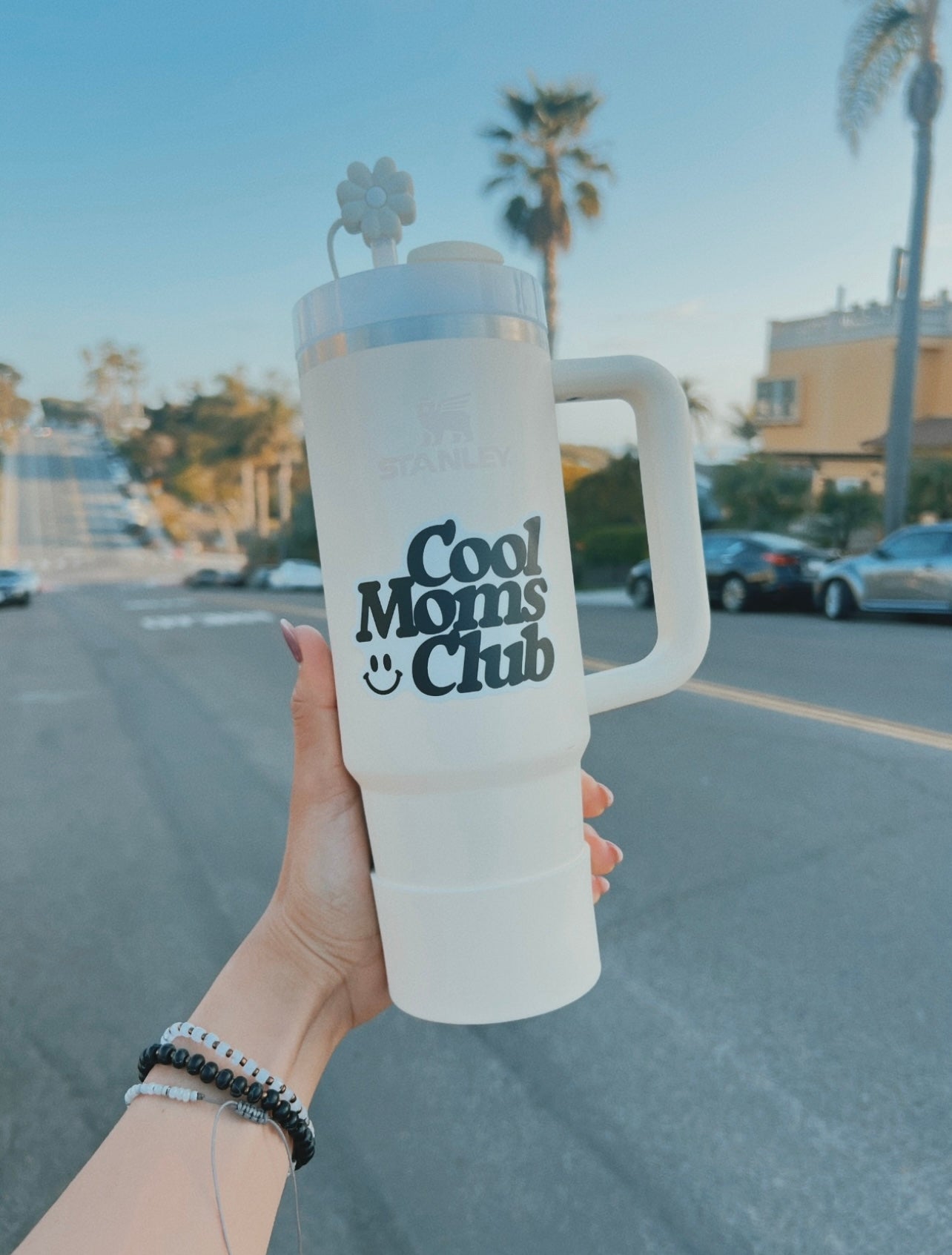 COOL MOMS CLUB STICKER