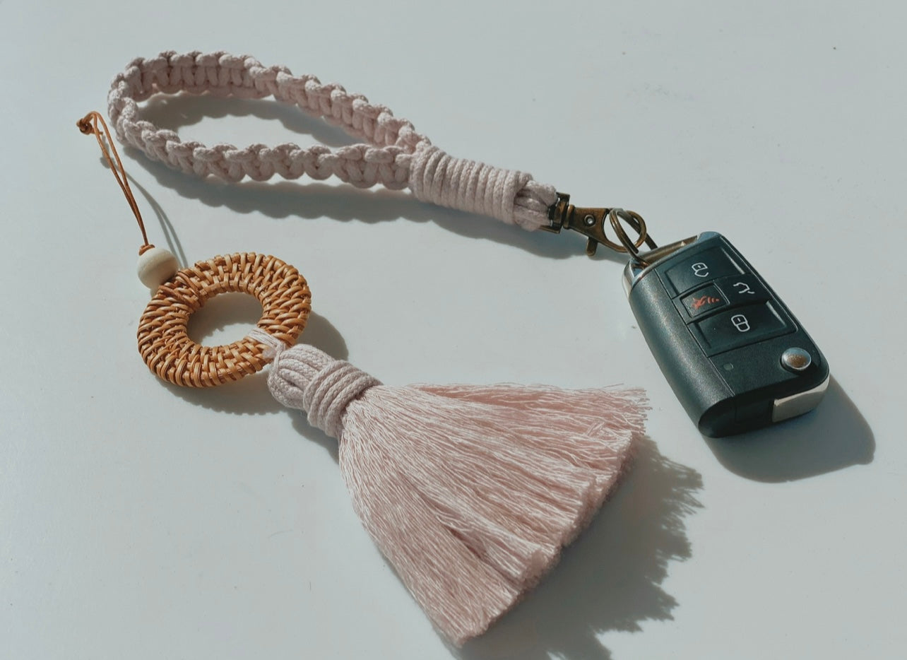 RATTAN TASSEL ESSENTIAL OIL DIFFUSER