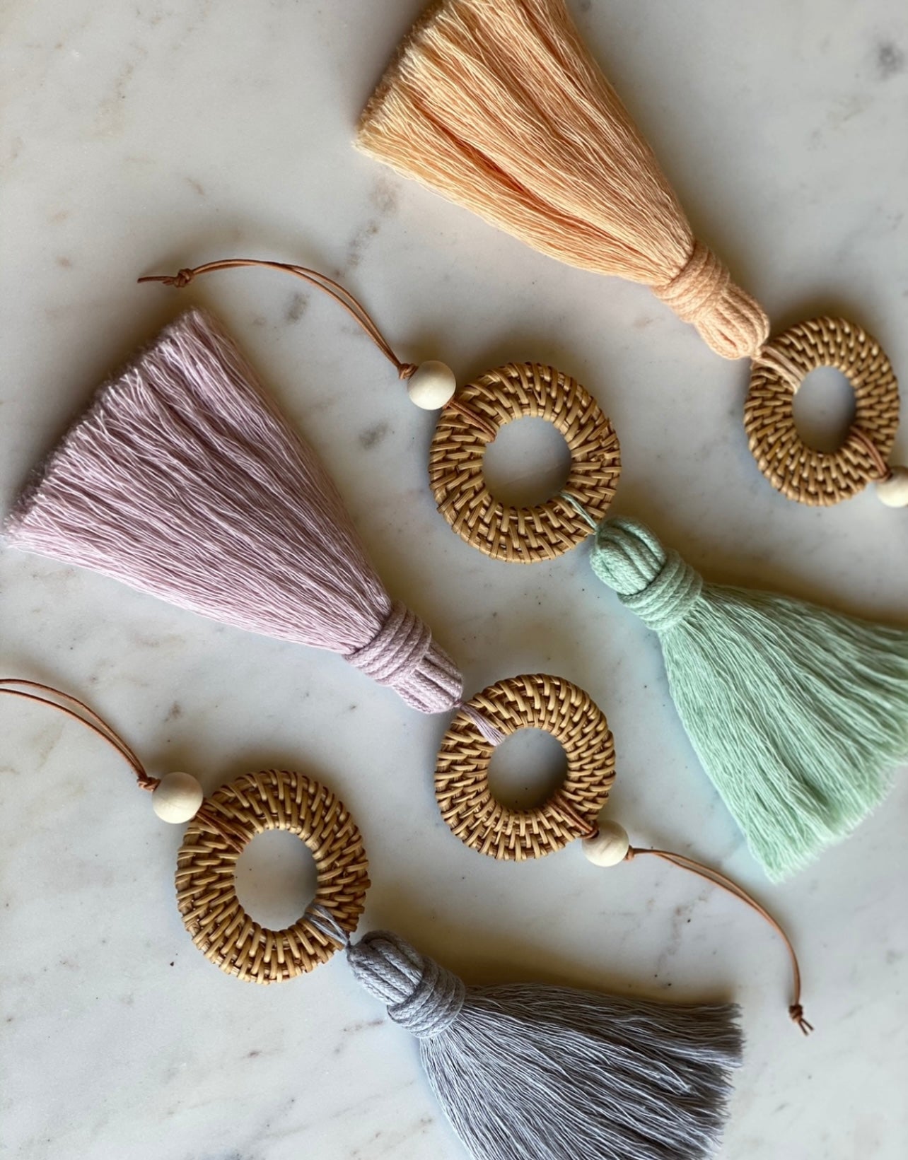 RATTAN TASSEL ESSENTIAL OIL DIFFUSER
