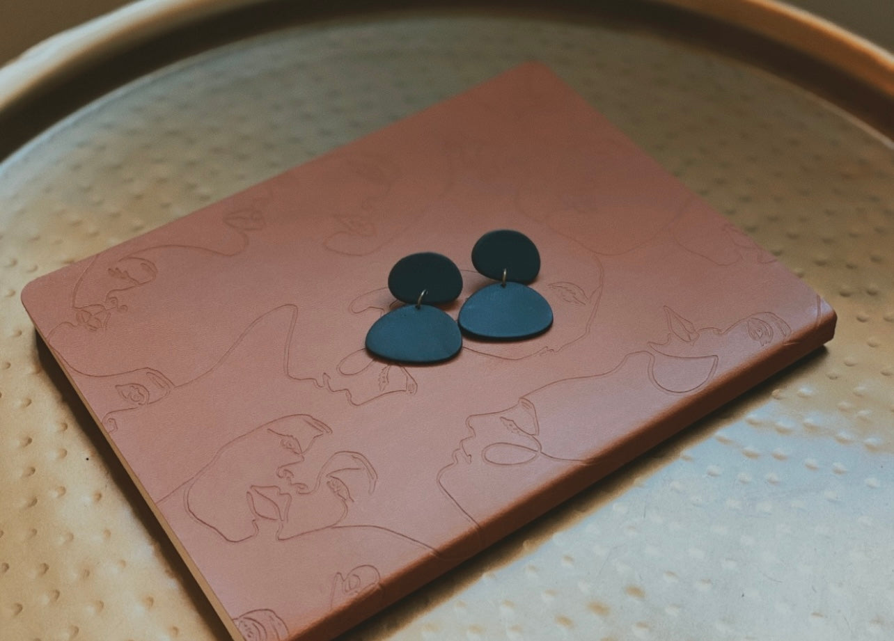 BLACK PEBBLE CLAY EARRINGS