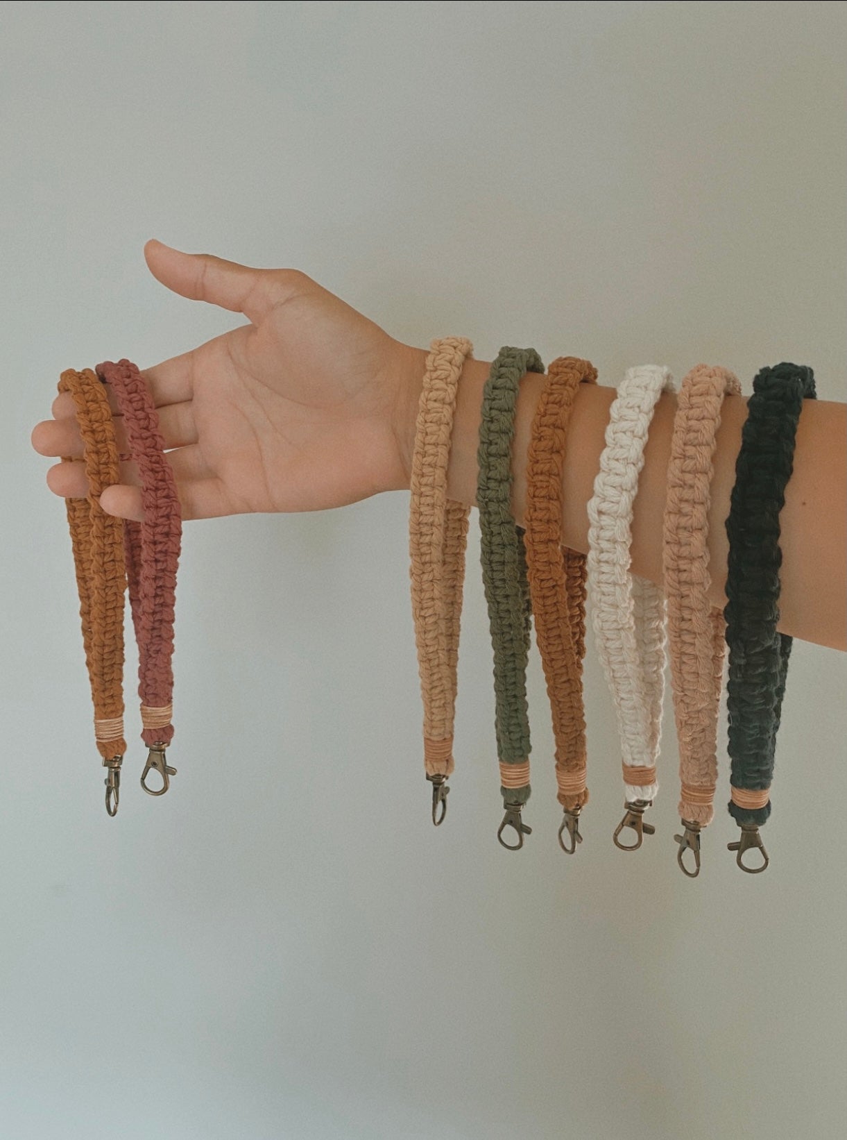 MACRAME WRISTLET