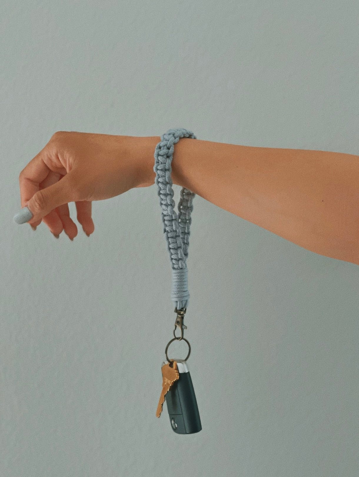 MACRAME WRISTLET