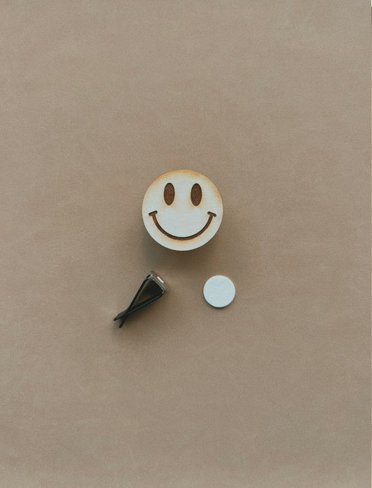 HAPPY FACE ESSENTIAL OIL DIFFUSER