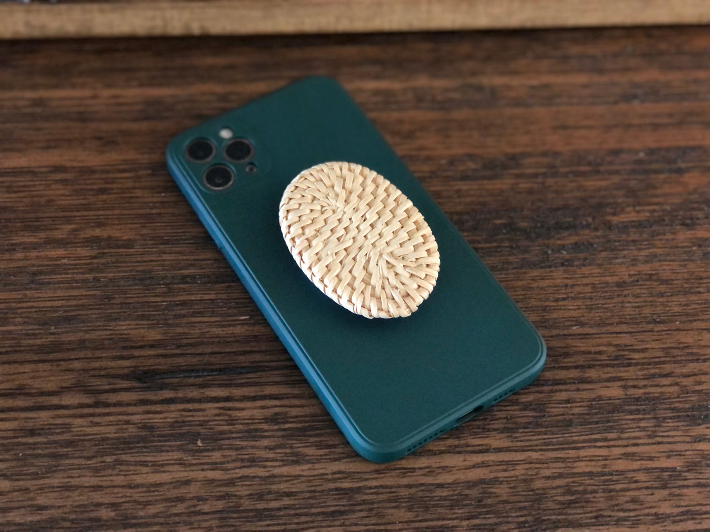 BOHO RATTAN PHONE GRIP